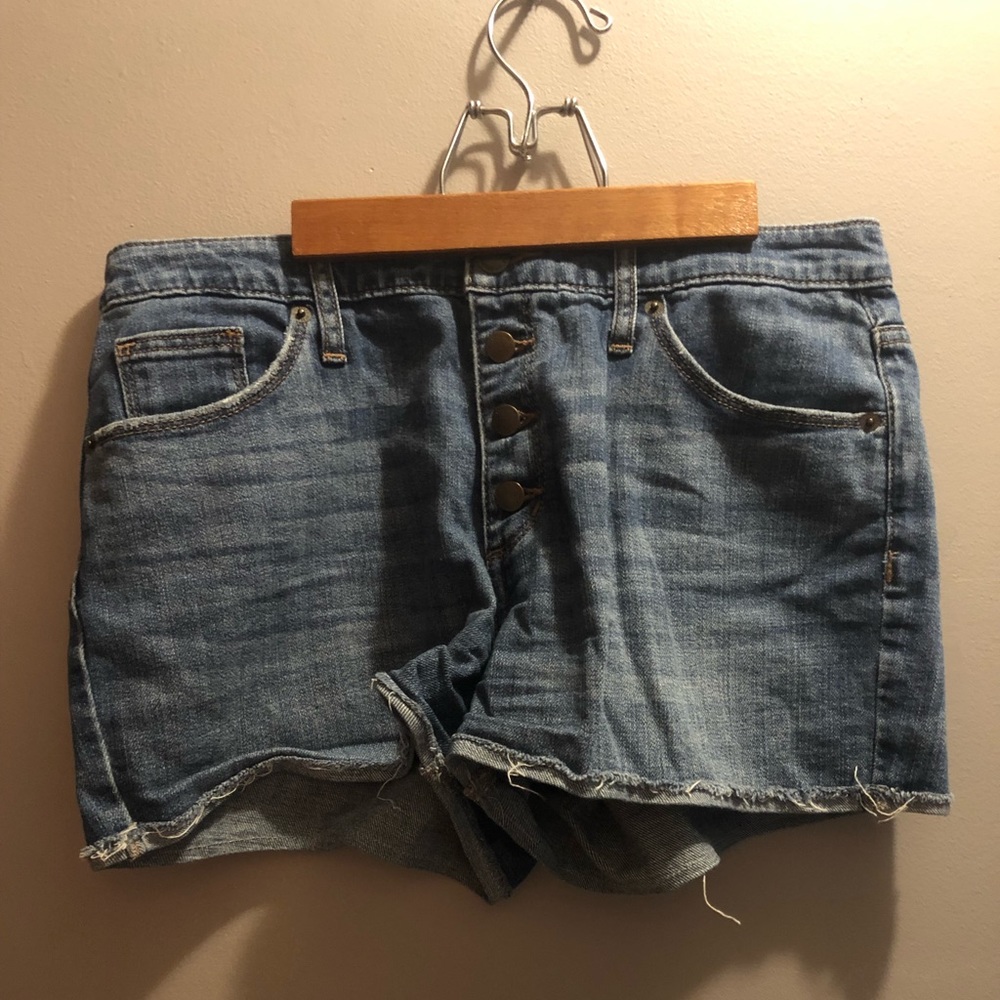 Short jean shorts with button up fly, gently worn size 8